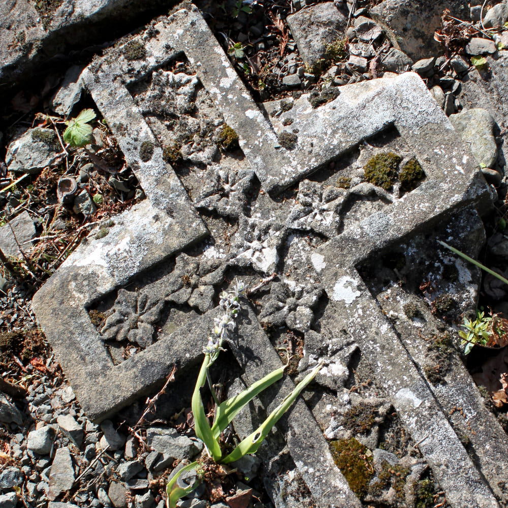grave-02