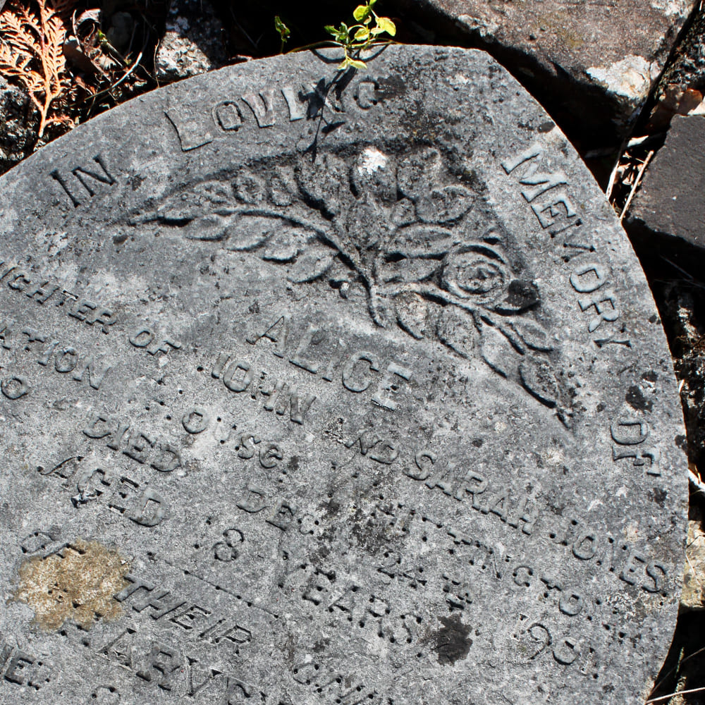 grave-03